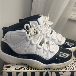 Nike Air Jordan 11 Retro 378038-180 6.5Y White and Black High-Top Sneakers